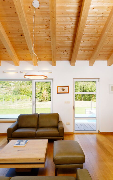 Villa Jure: Salon, Vues