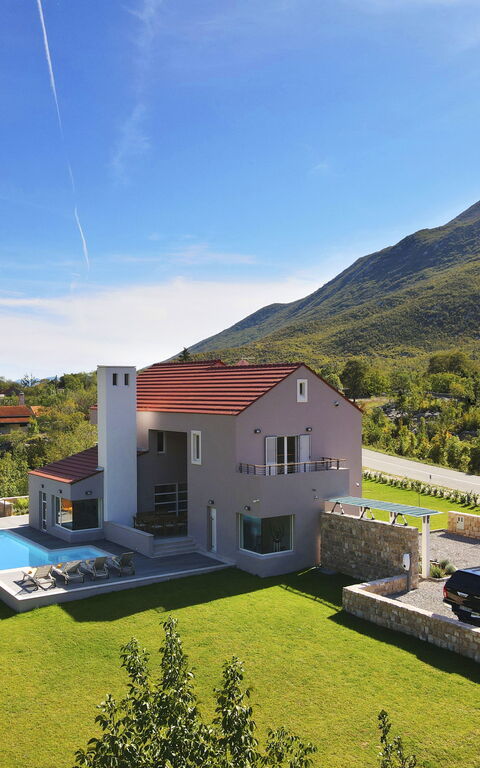 Villa Jure: Extérieurs, Jardin