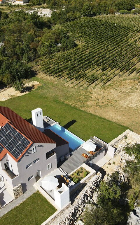 Villa Jure: Extérieurs