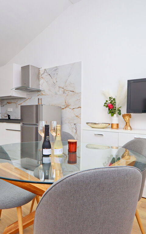 Villa Emerald: Cuisine, Salle à manger