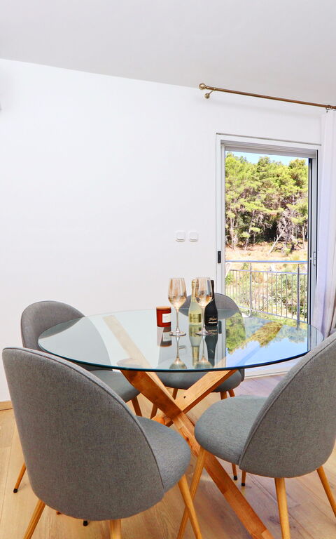 Villa Emerald: Salle à manger, Salon