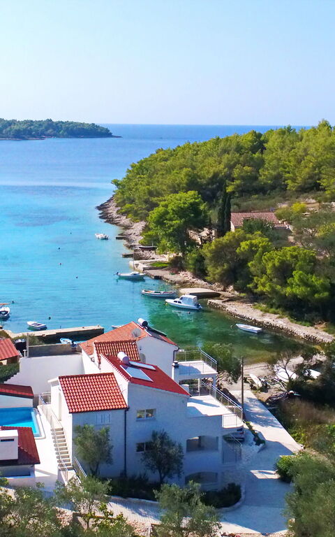 Villa Emerald: Extérieurs, Vues