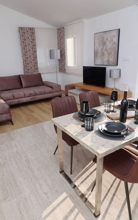 Villa Emerald: Balcon / Terrasse / Patio, Salle à manger, Salon