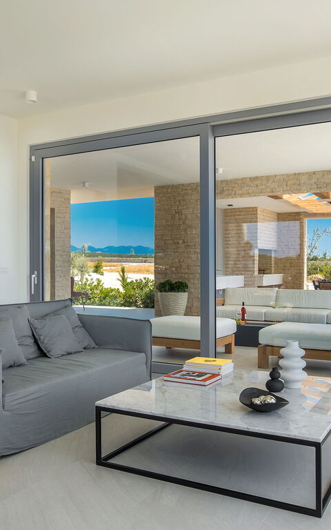 Villa Steropa: Balcon / Terrasse / Patio, Salon