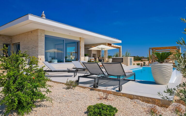 Villa Kelena: Balcon / Terrasse / Patio, bassin, Entrée principale, Extérieur, Extérieurs