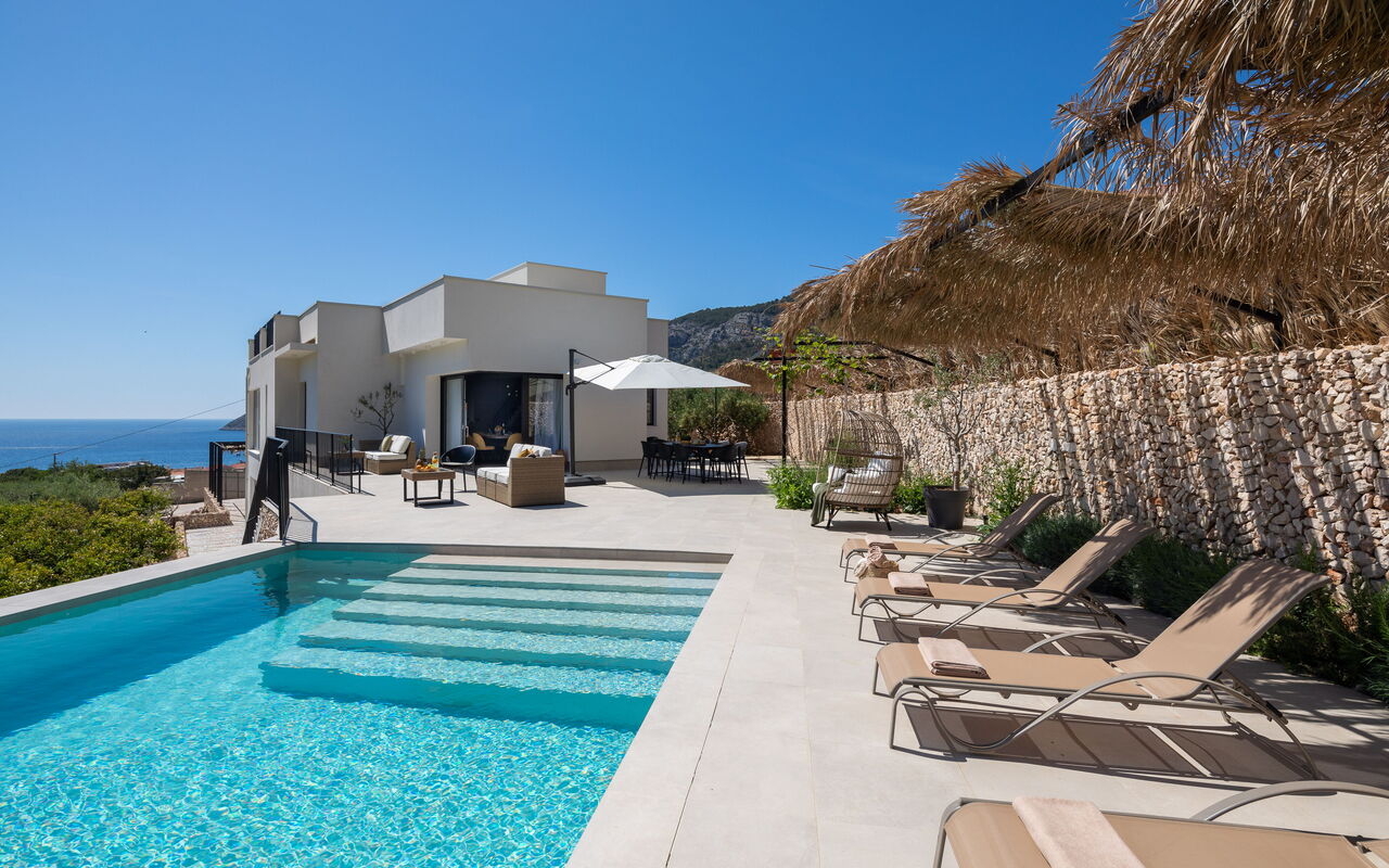 Villa Vivere: Balcon / Terrasse / Patio, bassin, Extérieur, Extérieurs, Vues