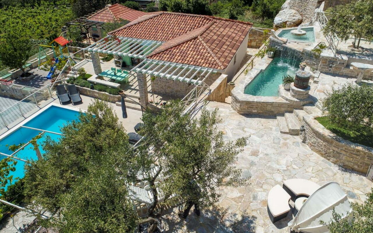 Villa Azurit: bassin, Extérieurs