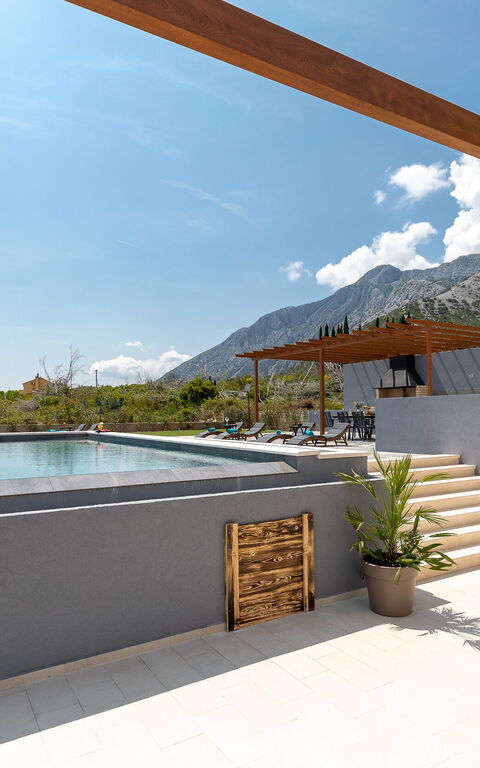 Villa Spectrum: bassin, Extérieurs