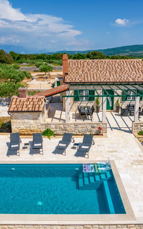 Villa Diana: Balcon / Terrasse / Patio, bassin