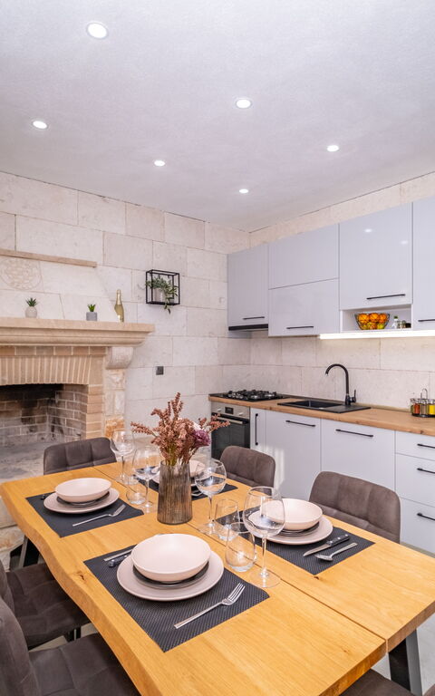 Villa Diana: Cuisine, Salle à manger