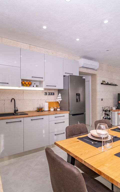 Villa Diana: Cuisine, Salle à manger