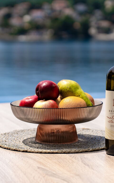 Villa Cosmic: bassin, Extérieur