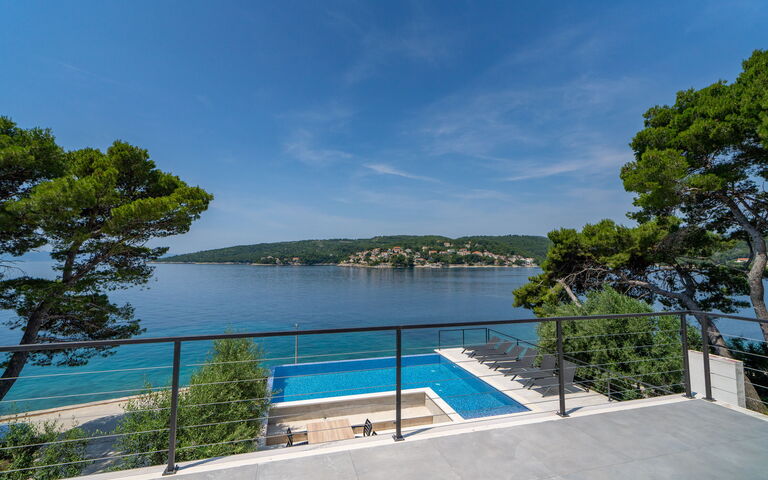 Villa Cosmic: Balcon / Terrasse / Patio, bassin, Vues