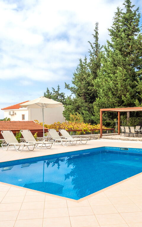 Villa Giorgos: bassin, Extérieur, Extérieurs