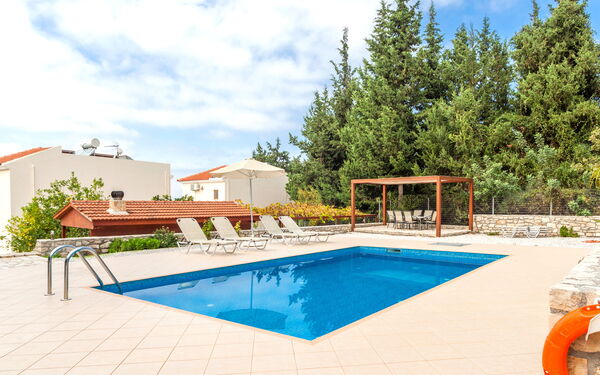 Villa Giorgos: bassin, Extérieur, Extérieurs