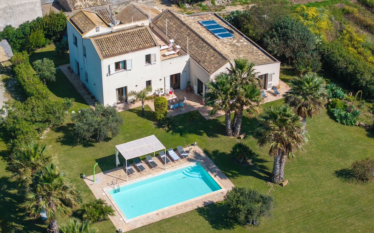Villa Casale: bassin, Jardin