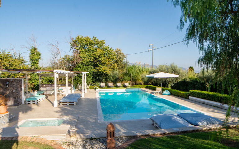 Villa Antici: bassin, Extérieur, Extérieurs