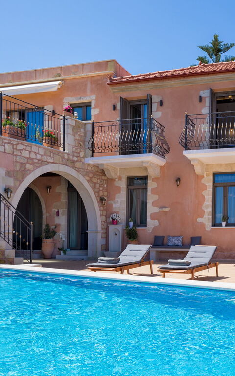 Villa Kois: bassin, Extérieur, Extérieurs