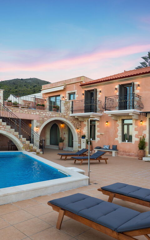 Villa Kois: bassin, Extérieur, Extérieurs