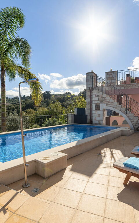 Villa Kois: bassin, Extérieur, Extérieurs