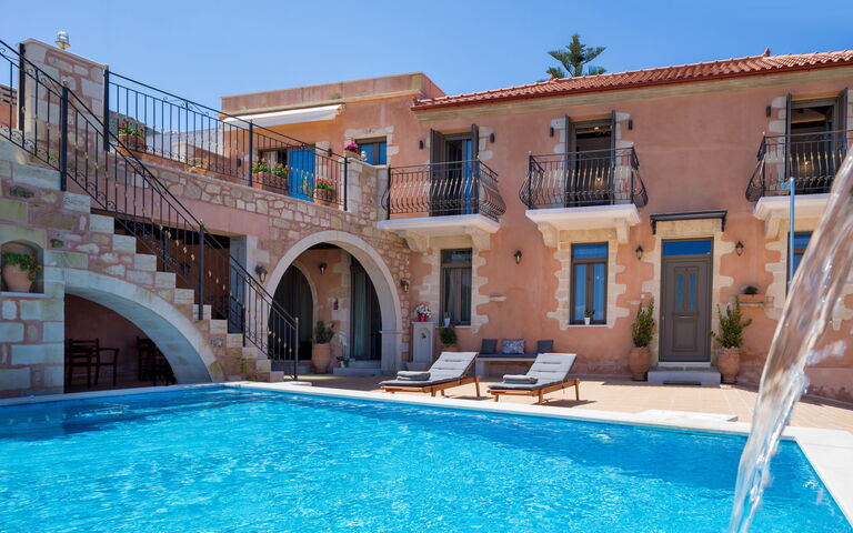 Villa Kois: bassin, Extérieur, Extérieurs