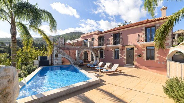 Villa Kois: bassin, Extérieur, Extérieurs