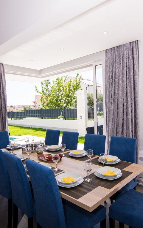 Villa Orvas 190: Salle à manger