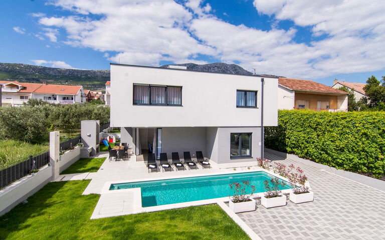 Villa Orvas 190: Balcon / Terrasse / Patio, bassin, Extérieur, Extérieurs, Jardin