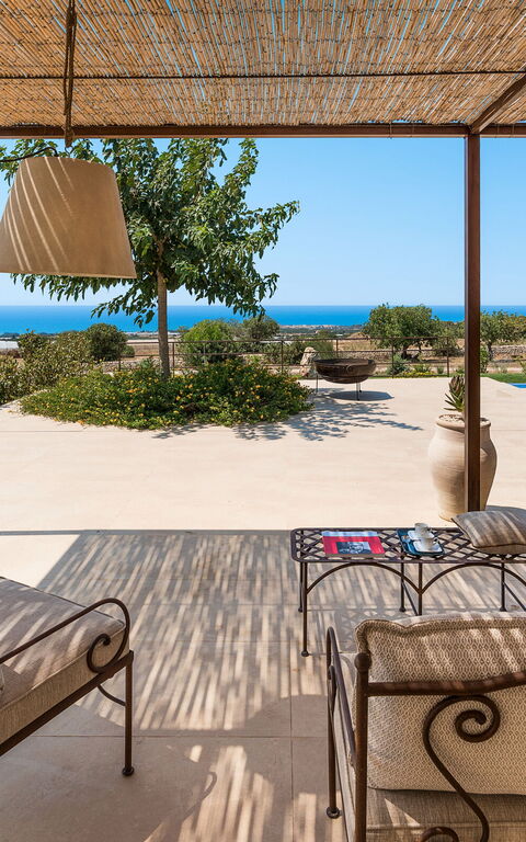 Gelso Bianco: Extérieur, Extérieurs, Vues