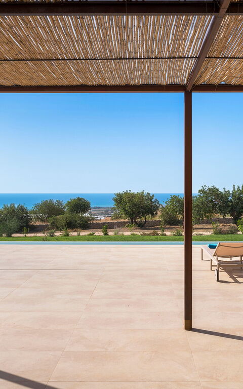 Gelso Bianco: Extérieur, Extérieurs, Vues