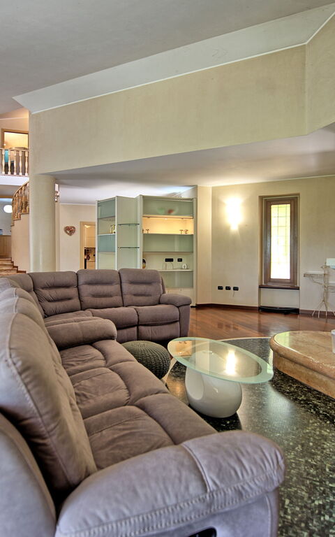 Villa Paradiso: Salle à manger, Salon