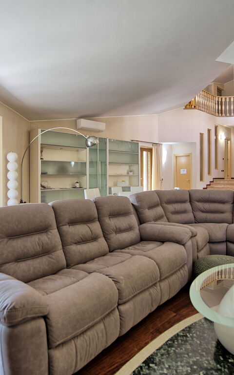 Villa Paradiso: Salon