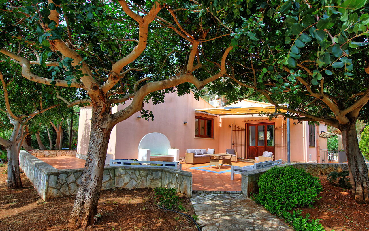 Villa Petra: Extérieur, Extérieurs, Jardin