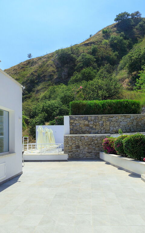 Villa Elysium: Extérieur, Extérieurs