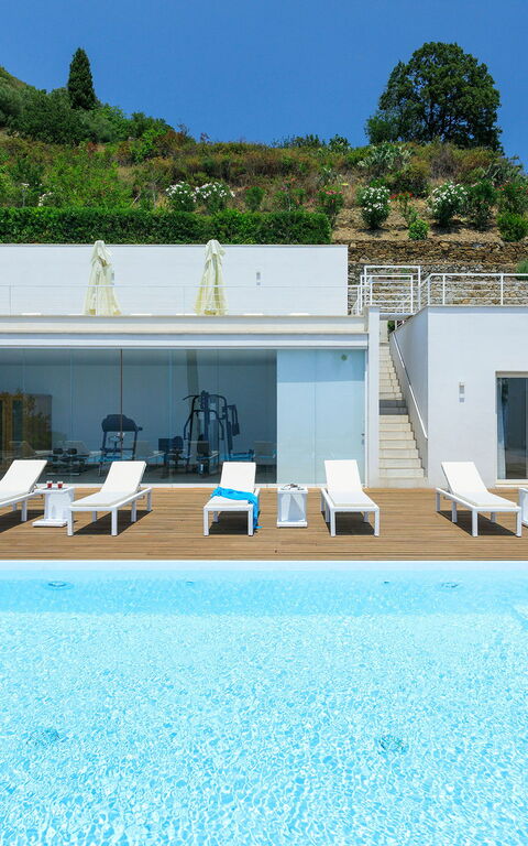 Villa Elysium: bassin, Extérieur, Extérieurs
