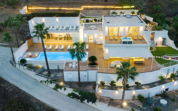 Villa Elysium: bassin, Extérieur, Extérieurs