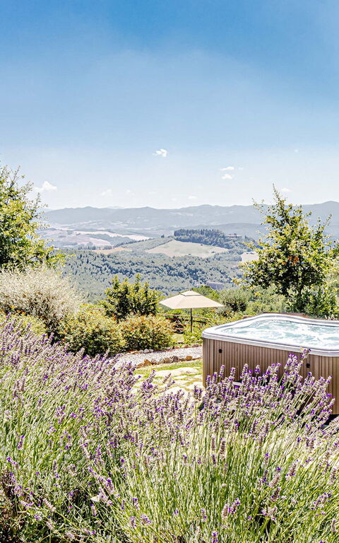 Chateau La Siroque: Extérieur, Extérieurs, jacuzzi, Jardin, Vues