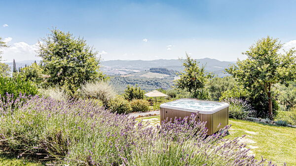 Chateau la Siroque: Extérieur, Extérieurs, jacuzzi, Jardin, Vues