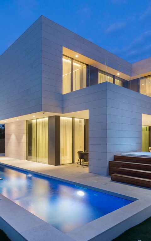 Orvas Villa 82: bassin, jacuzzi, Jardin, Vues