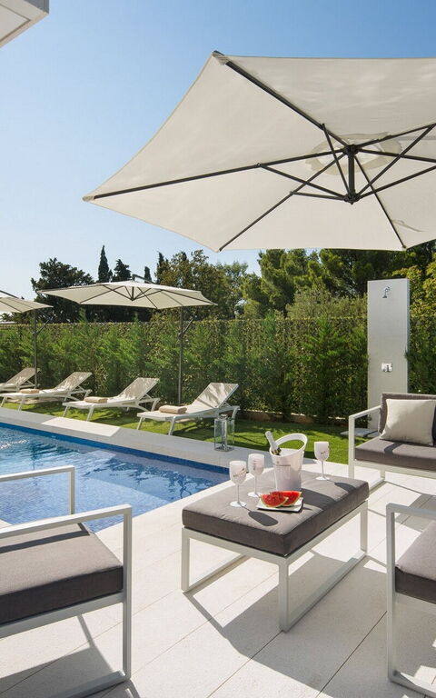 Orvas Villa 82: Balcon / Terrasse / Patio, bassin, Extérieur