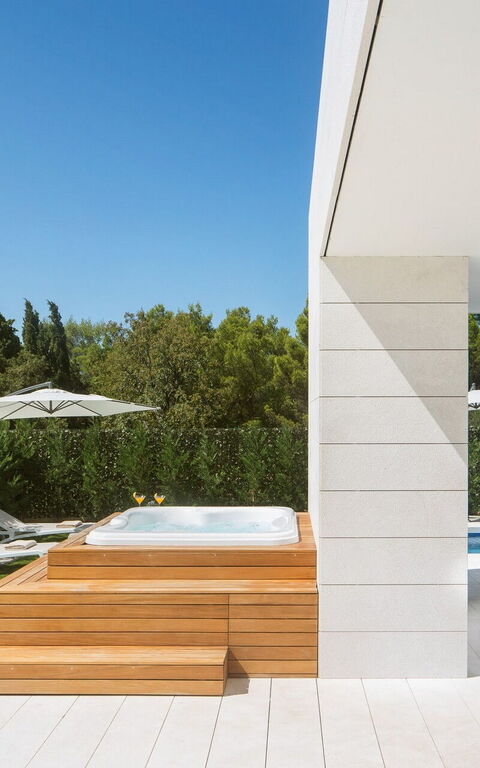 Orvas Villa 82: Balcon / Terrasse / Patio, Extérieur, jacuzzi, Jardin