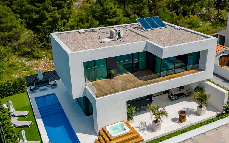 Orvas Villa 82: bassin, Extérieurs, jacuzzi, Jardin, Vues