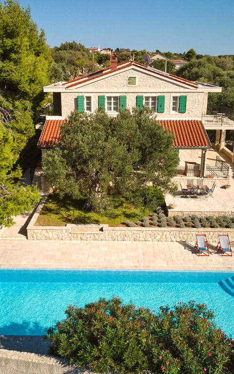 Orvas Villa 189: Balcon / Terrasse / Patio, bassin, Extérieurs, Jardin