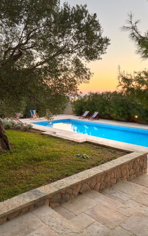 Orvas Villa 189: bassin, Jardin