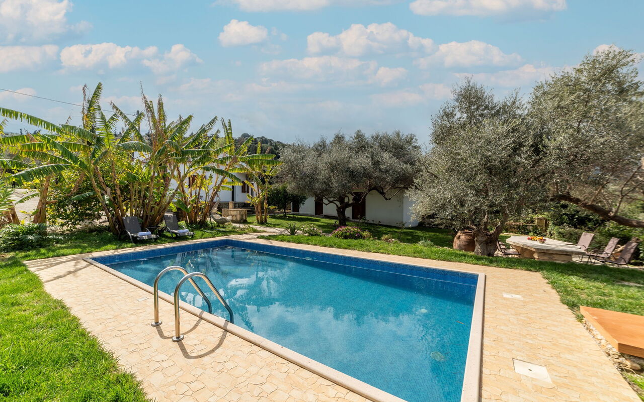 Klapas: bassin, Extérieurs, Jardin