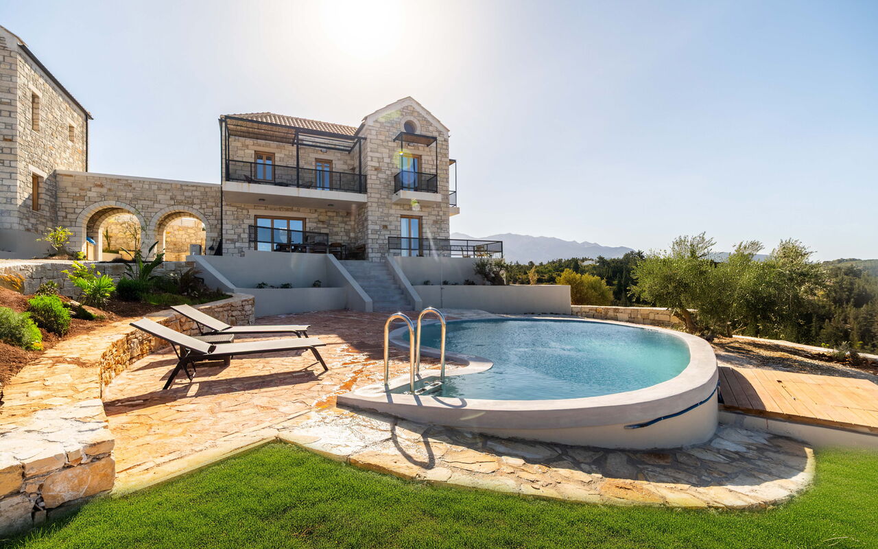 Villa Falcos: bassin, Extérieur, Extérieurs