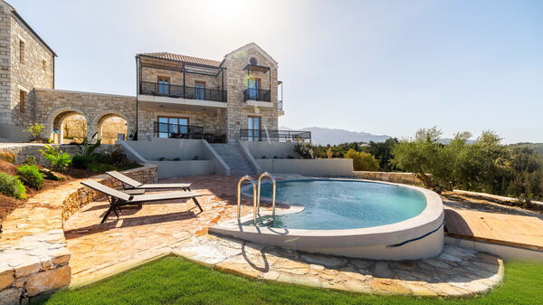 Villa Falcos: bassin, Extérieur, Extérieurs