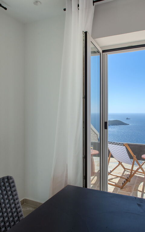 Villa Thea Mare Levantes: Cuisine, Salle à manger, Vues