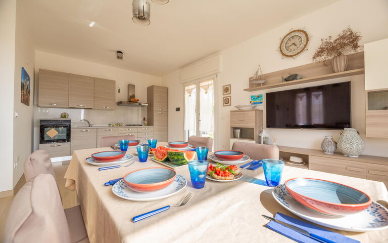 Villa Palibella: Cuisine, Salle à manger, Salon