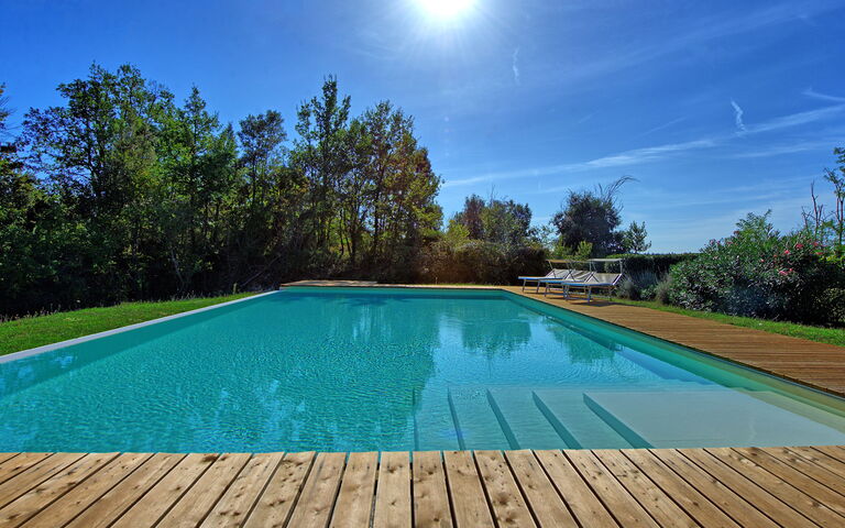 Torre: bassin, Extérieur